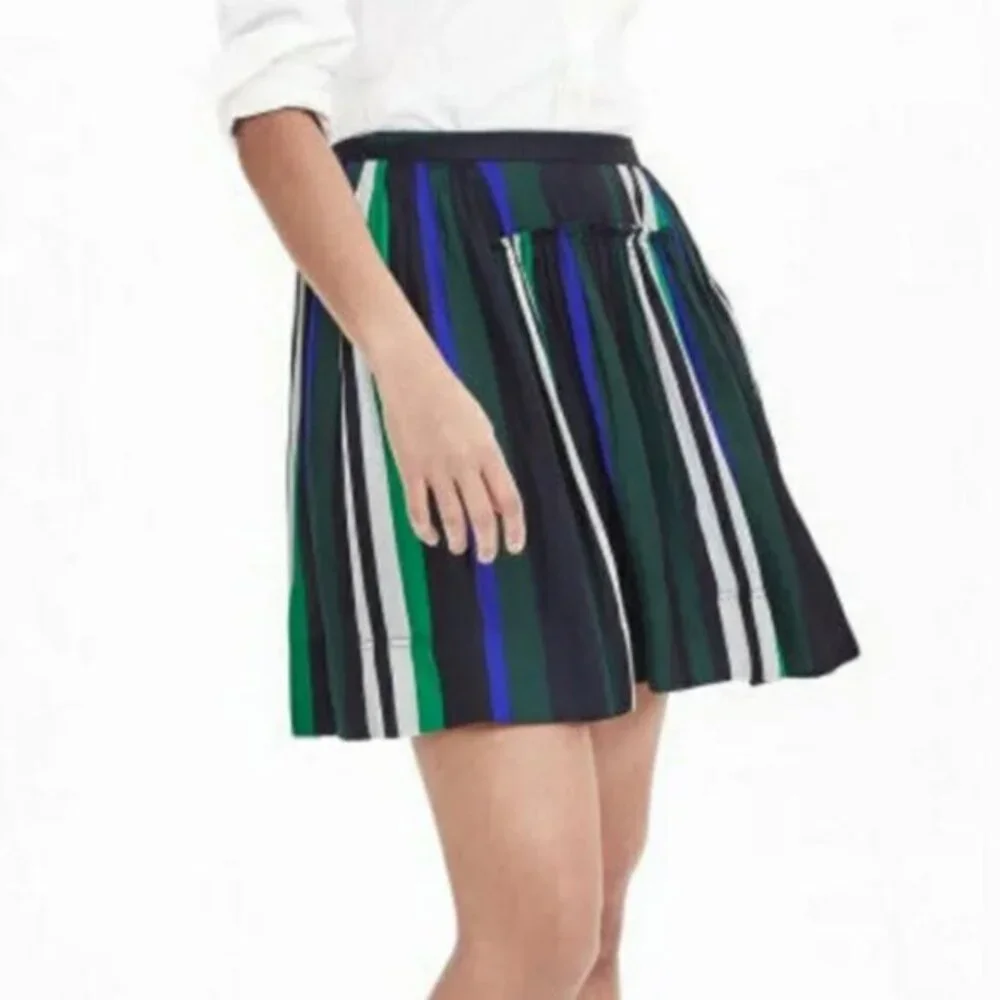 2/$30 Banana Republic Multicolor Shirred Pleated Striped Mini Skirt Size  4‎
